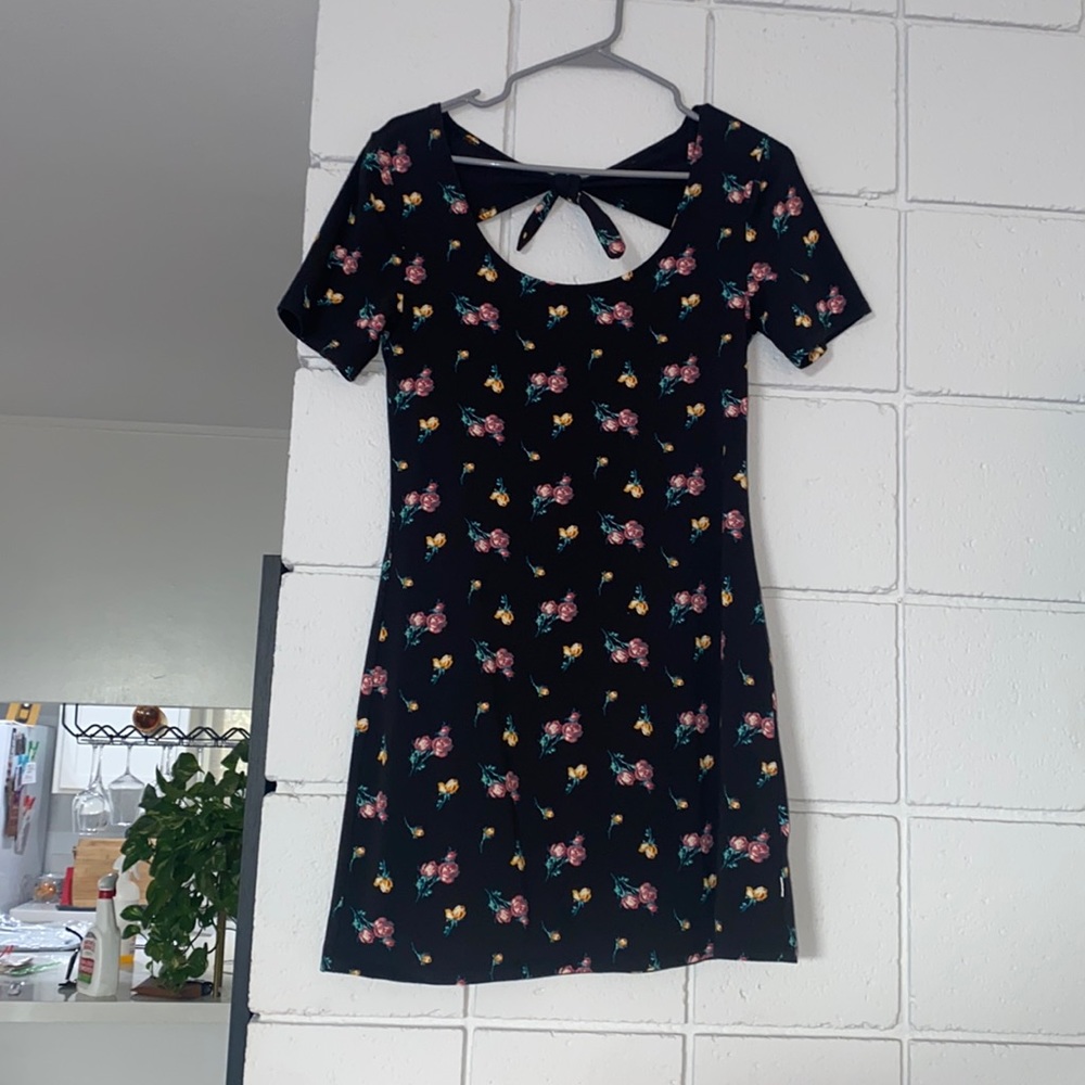Vans Short Sleeve Cutout Scoop Neck Dress